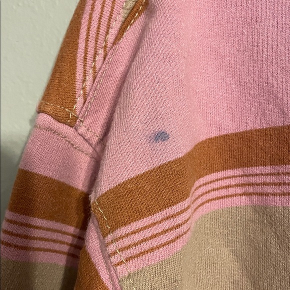 Urban Outfitters Crewneck - Picture 4 of 5